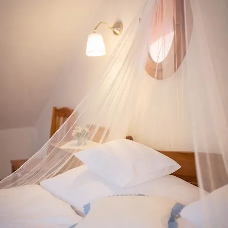 Gella Kúria Balatonszolos