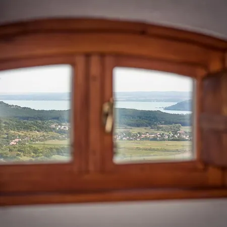 Gella Kuria بيت ضيافة Balatonszolos