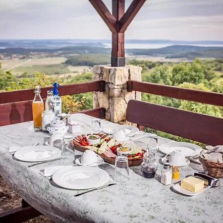 Gella Kuria بيت ضيافة