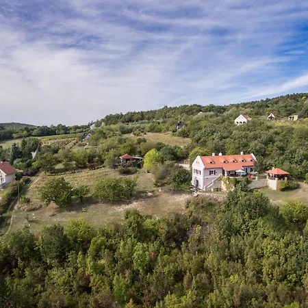 Гостевой дом Gella Kuria