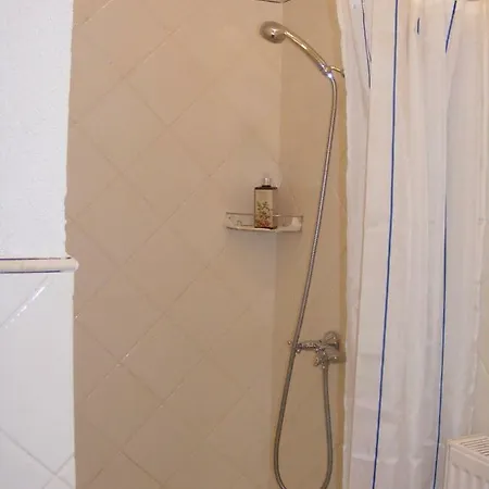 بيت ضيافة Gella Kuria