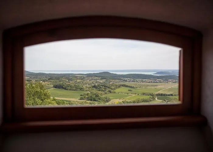 Gella Kuria Casa de hóspedes Balatonszolos