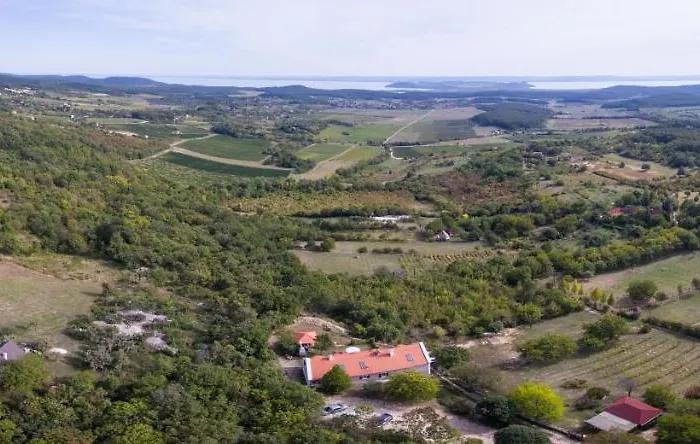 Gella Kuria Casa de hóspedes *