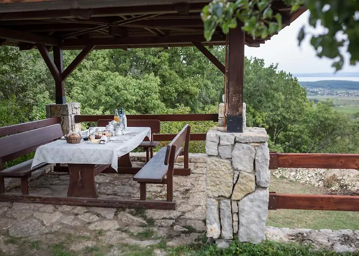 Casa de hóspedes Gella Kuria Balatonszolos