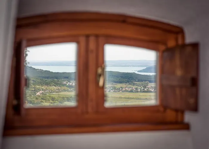 Gella Kuria Casa de hóspedes Balatonszolos